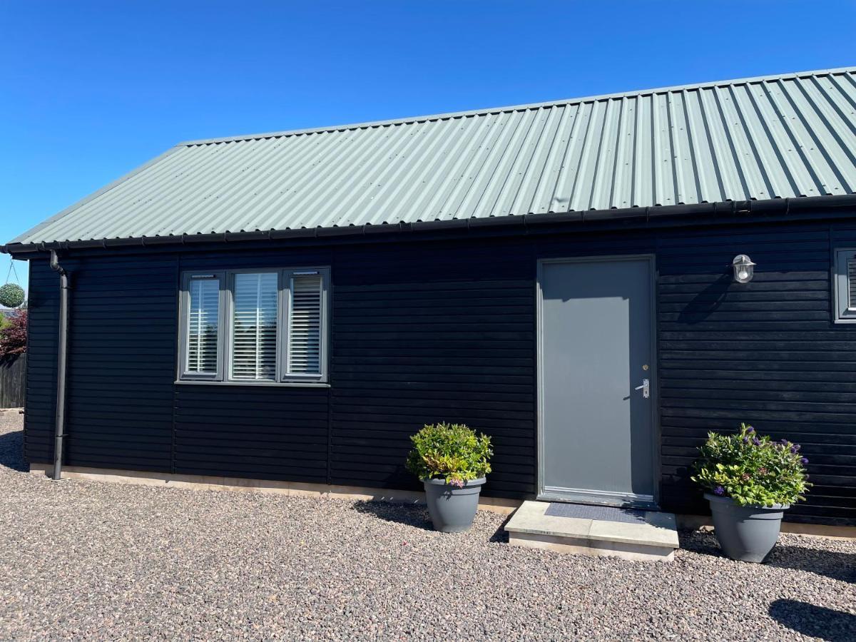 The Chalet Inverness Bagian luar foto
